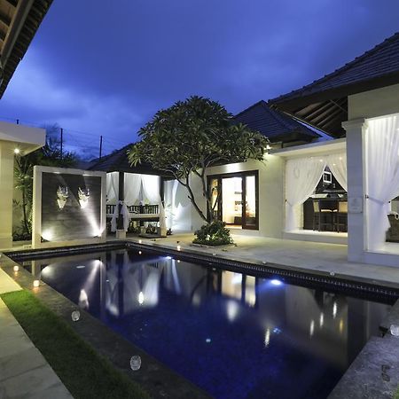 Blue Marlin Legian Villa Buitenkant foto