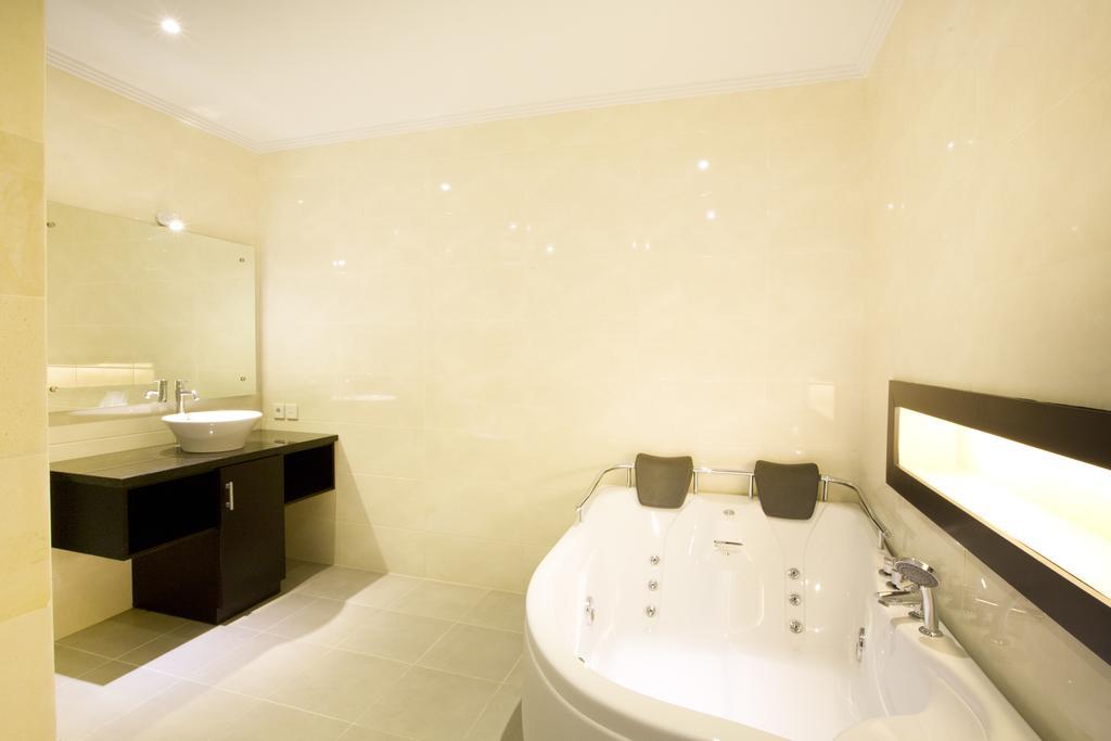 Blue Marlin Legian Villa Kamer foto